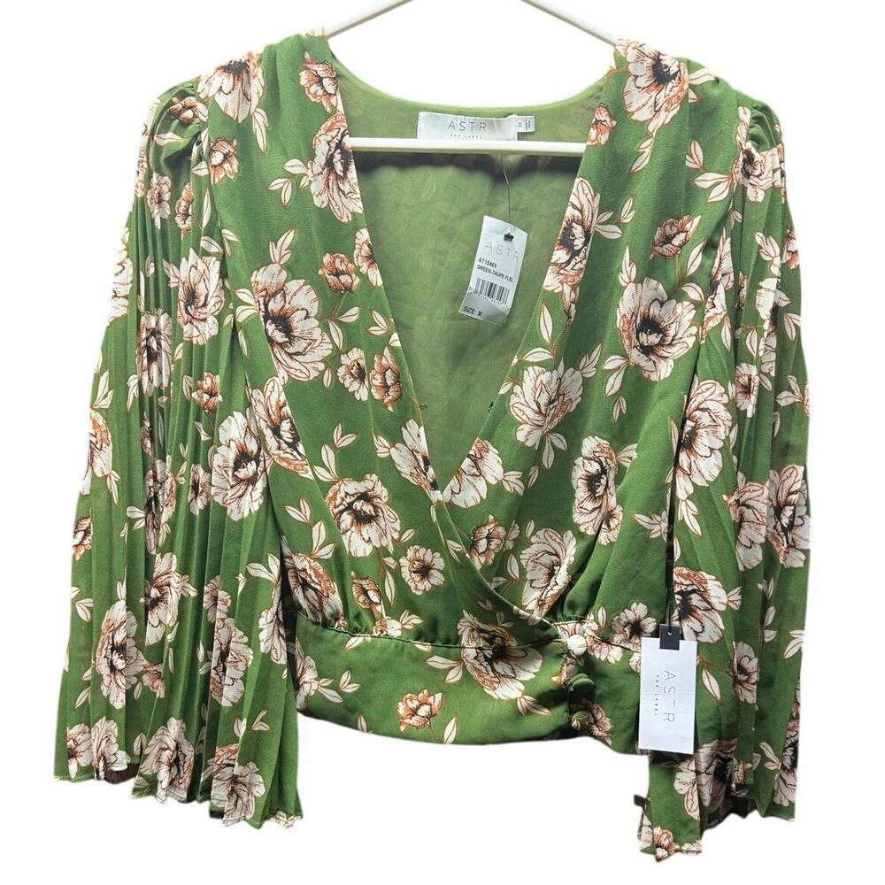 NWT‎ ASTR The Label Green Floral Pleated Sleeve Wrap Blouse Size M - Picture 3 of 10